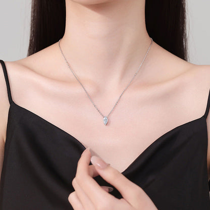 {
  "Bling Jewelrys": "【Bling Jewelry】洗練されたマーキスカット モアサナイト ペンダントネックレス"
}