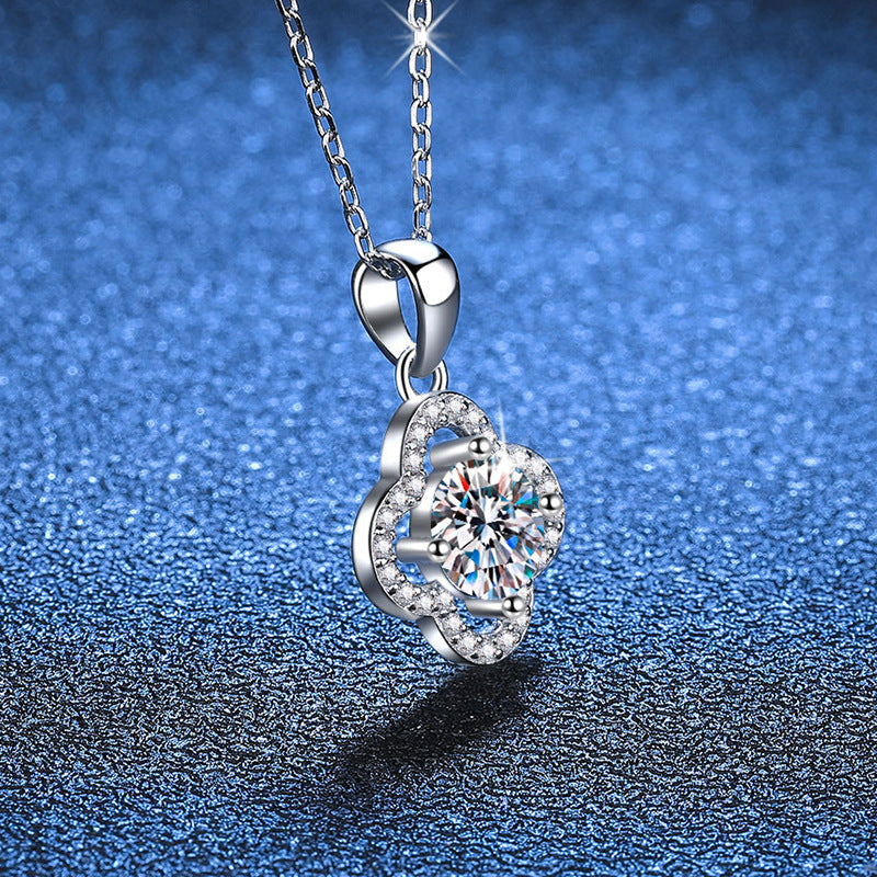 [Bling Jewelrys]クラシック クローバー モアサナイト ペンダント ネックレス