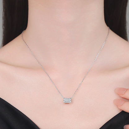 {
  "Bling Jewelrys": "Bling Jewelrys",
  "FULL-PAVE \"HOURGLASS\" MOISSANITE NECKLACE": "VOLL-PAVÉ „SANDUHR“-MOISSANIT-HALSKETTE"
}