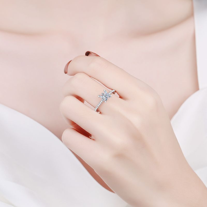 {
  "Bling Jewelrys": "Bling Jewelry",
  "ELEGANT PRINCESS CUT MOISSANITE ENGAGEMENT RING": "エレガント プリンセスカット モアッサナイト 婚約指輪"
}