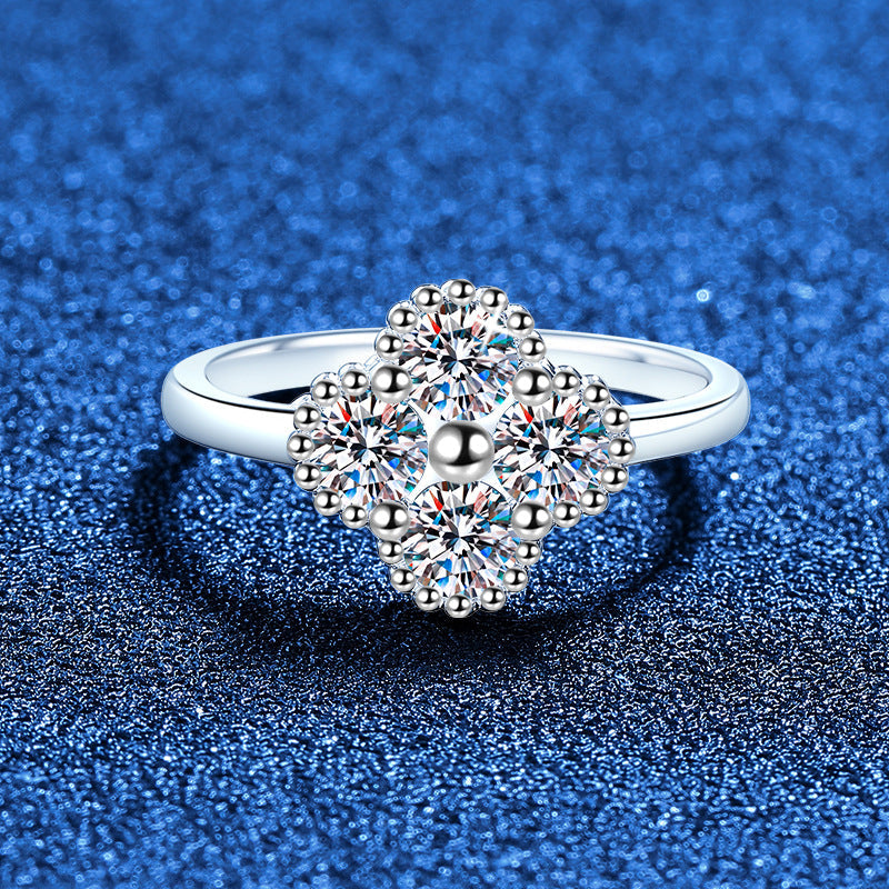 [Bling Jewelrys]ELEGANT FOUR-LEAF CLOVER MOISSANITE RING