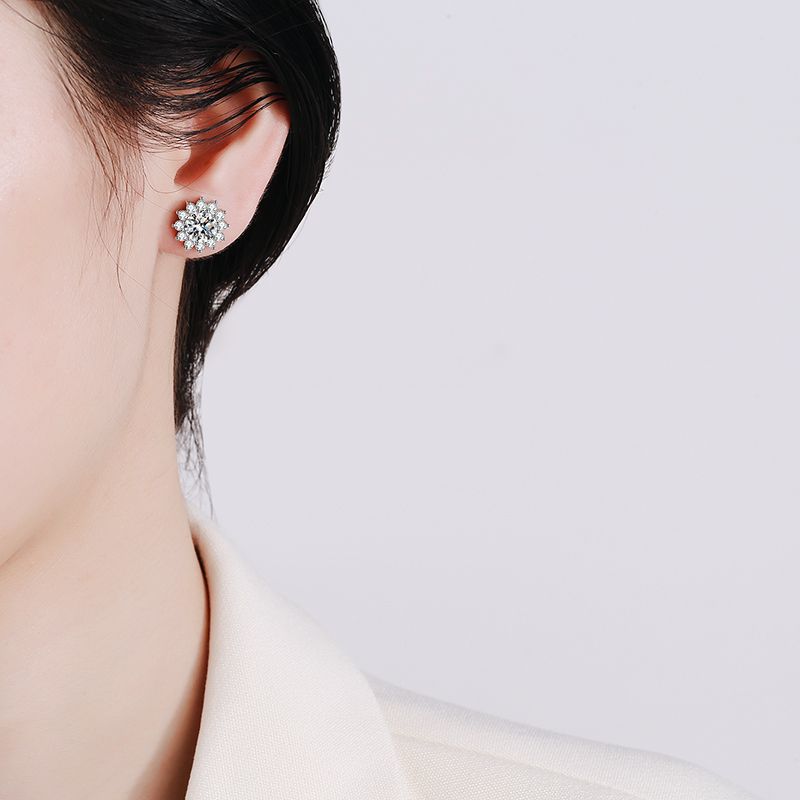 {
  "Bling Jewelrys": "ブリングジュエリー",
  "BLOOMING SUNFLOWER MOISSANITE STUD EARRINGS": "ブルーミングサンフラワー モアサナイト スタッドピアス"
}