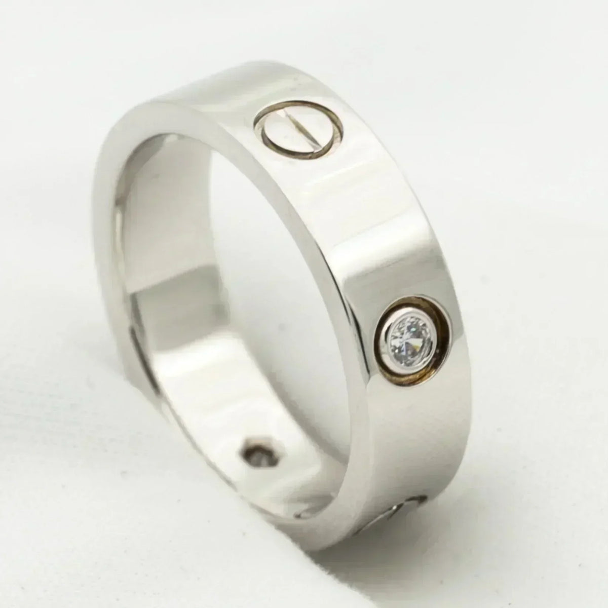{
"Bling Jewelrys ": "Bling Jewelrys ",
"LOVE RING 5.5MM 3 DIAMONDS SILVER": "LIEBESRING 5,5MM 3 DIAMANTEN SILBER"
}
