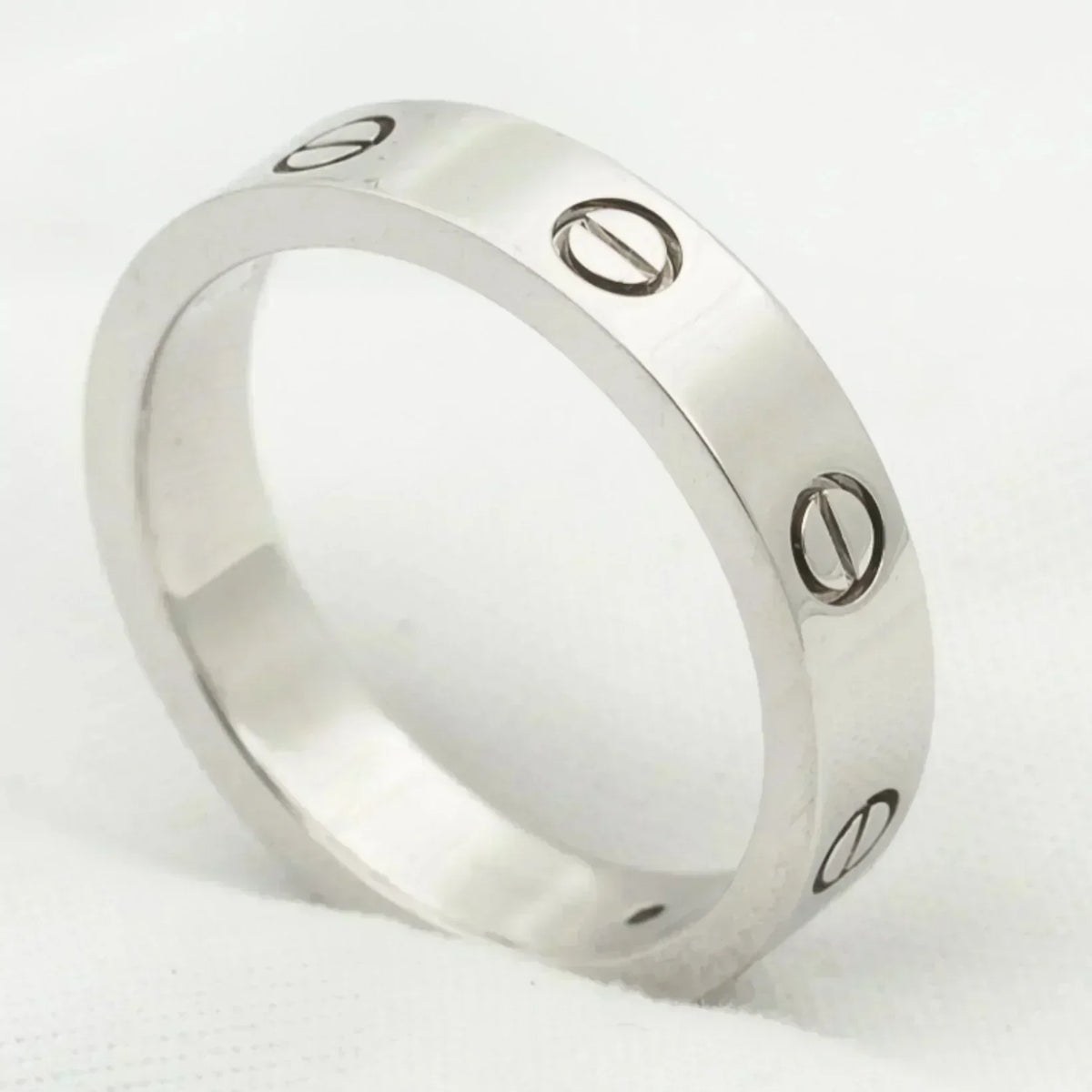 {
  "Bling Jewelrys": "ブリング・ジュエリー",
  "LOVE RING 4MM 1 DIAMOND SILVER": "LOVEリング 4mm ダイヤモンド1石 シルバー"
}
