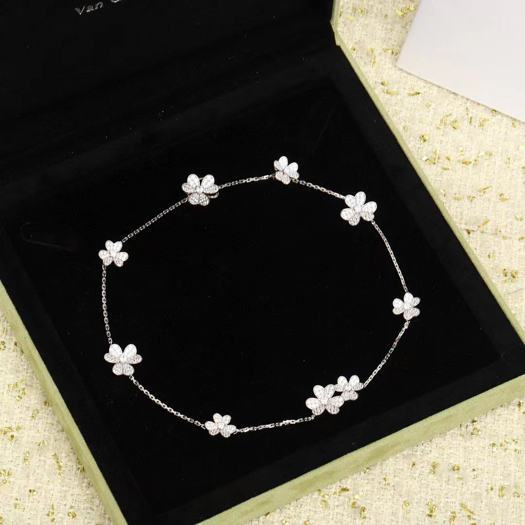 [Bling Jewelrys] FRIVOLE SILBER-HALSKETTE MIT 9 BLUMEN