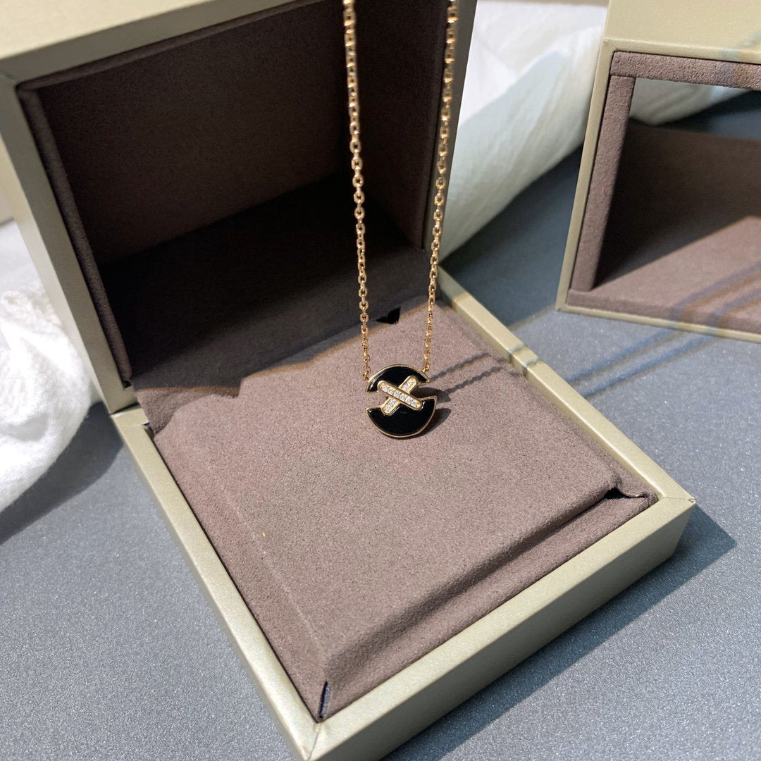 {"[Bling Jewelrys ]JEUX DE PINK GOLD DIAMOND NECKLACE": "[Bling Jewelry] JEUX DE HALSKETTE AUS ROSEGOLD MIT DIAMANTEN"}