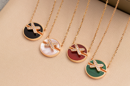{"[Bling Jewelrys ]JEUX DE PINK GOLD DIAMOND NECKLACE": "[Bling Jewelry] JEUX DE HALSKETTE AUS ROSEGOLD MIT DIAMANTEN"}