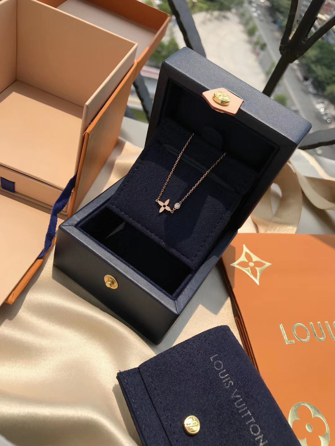 [Bling Jewelrys ]BLOSSOM PENDANT PINK GOLD AND DIAMOND