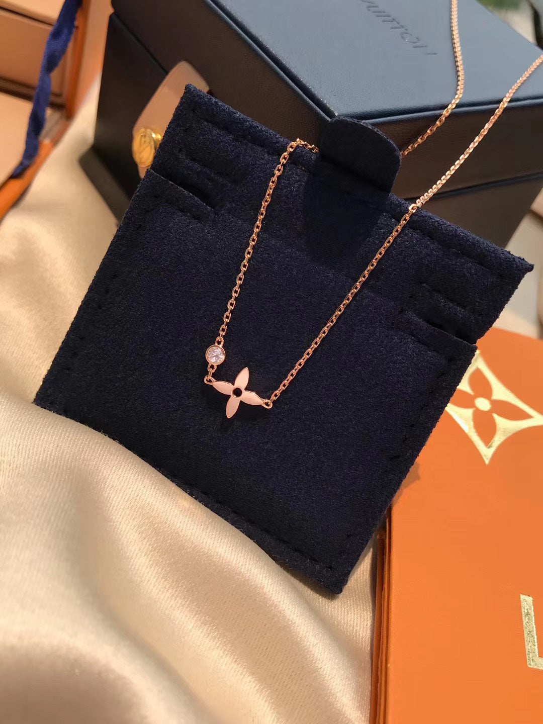 [Bling Jewelrys ]BLOSSOM PENDANT PINK GOLD AND DIAMOND