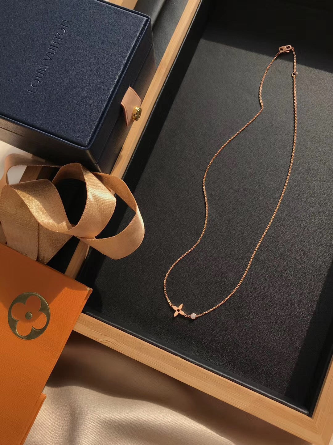 [Bling Jewelrys ]BLOSSOM PENDANT PINK GOLD AND DIAMOND