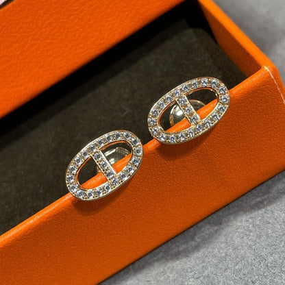 {
"Bling Jewelrys": "Bling Jewelry",
"HM FULL DIAMOND PIG NOSE STUD EARRINGS": "VOLL BESETZTE DIAMANT-SCHWEINENASEN-STECHER"
}