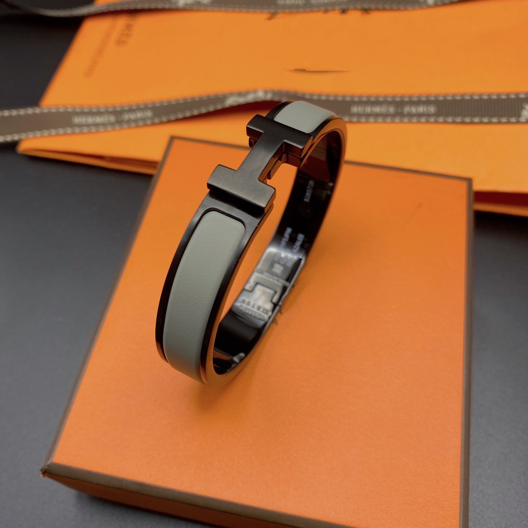 [Bling Jewelrys ]CLIC HM SO BLACK GREY BRACELET