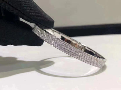 {"Bling Jewelrys ": "HM KELLY ARMBAND IN SILBER UND VOLL-PAVÉ-DIAMANT"}
