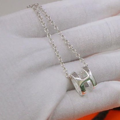 {
  "Bling Jewelrys": "ブリングジュエリー",
  "HM NECKLACE H LETTER OVAL SERIES": "HMネックレス Hレター オーバルシリーズ"
}