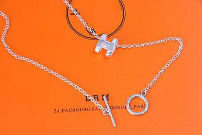 {
  "Bling Jewelrys": "ブリングジュエリー",
  "HM NECKLACE H LETTER OVAL SERIES": "HMネックレス Hレター オーバルシリーズ"
}
