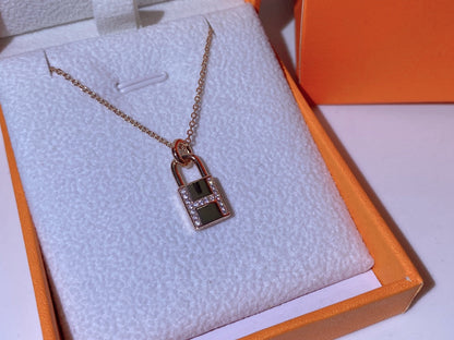 [Bling Jewelrys ]HM ADVANCED NICHE LOCK HEAD NECKLACE DIAMONDS