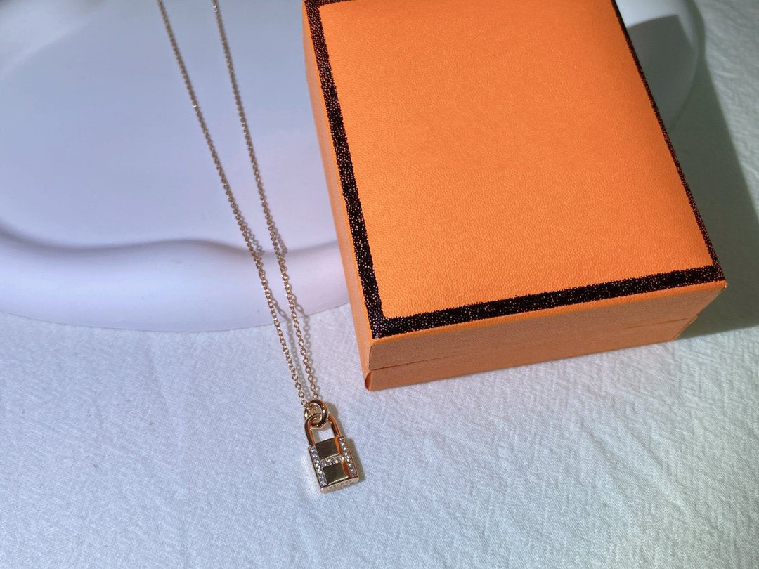 [Bling Jewelrys ]HM ADVANCED NICHE LOCK HEAD NECKLACE DIAMONDS
