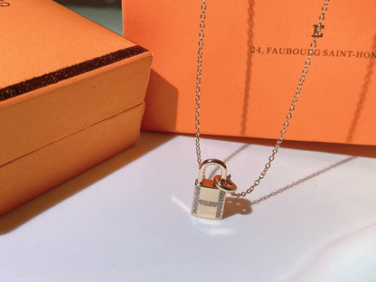 [Bling Jewelrys ]HM ADVANCED NICHE LOCK HEAD NECKLACE DIAMONDS