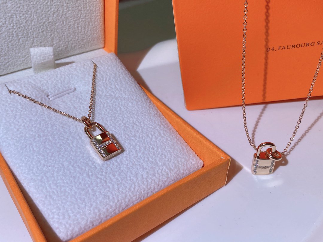 [Bling Jewelrys ]HM ADVANCED NICHE LOCK HEAD NECKLACE DIAMONDS