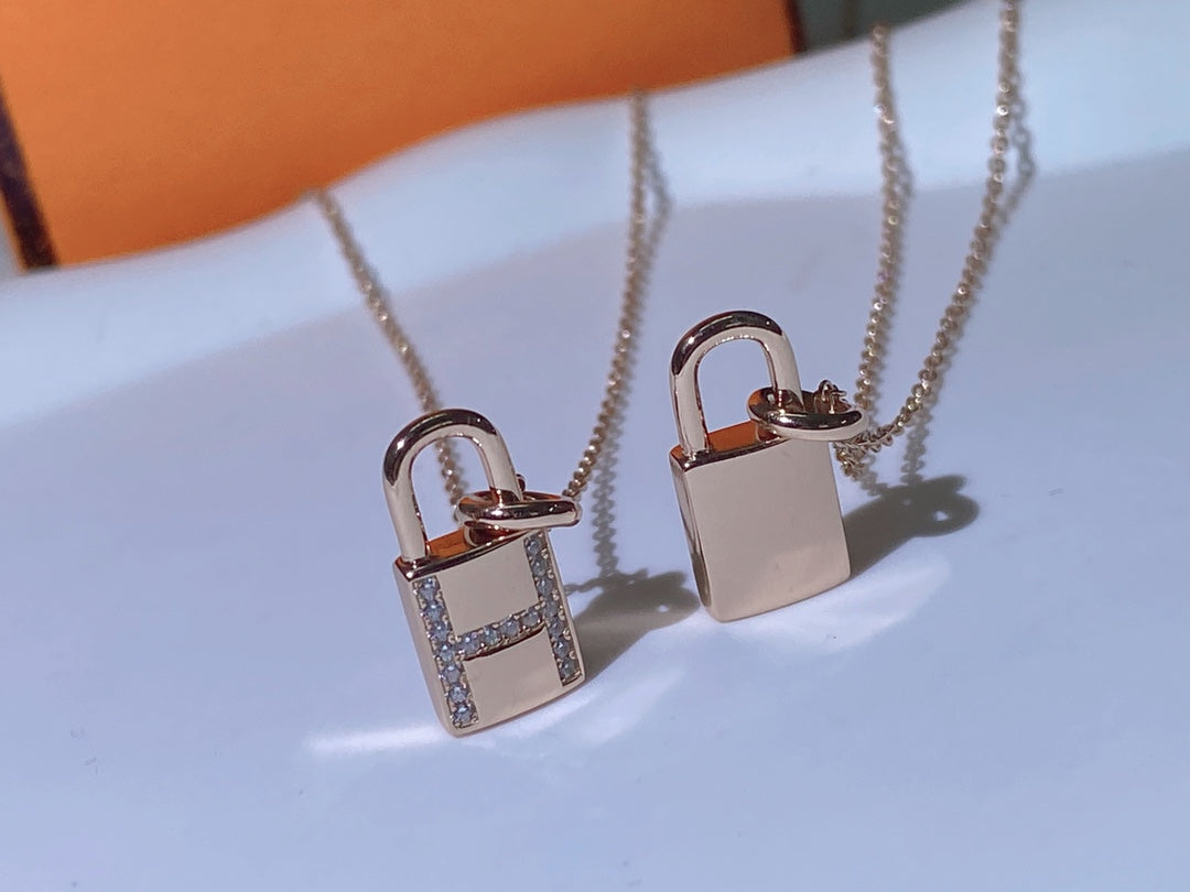 [Bling Jewelrys ]HM ADVANCED NICHE LOCK HEAD NECKLACE DIAMONDS