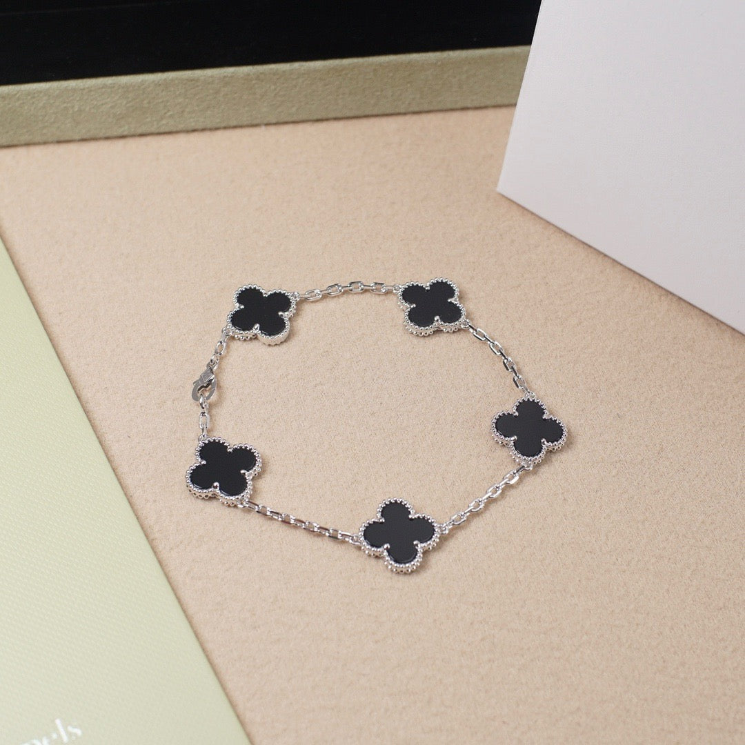 [Bling Jewelrys ] クローバー 5モチーフ オニキスブレスレット コレクション