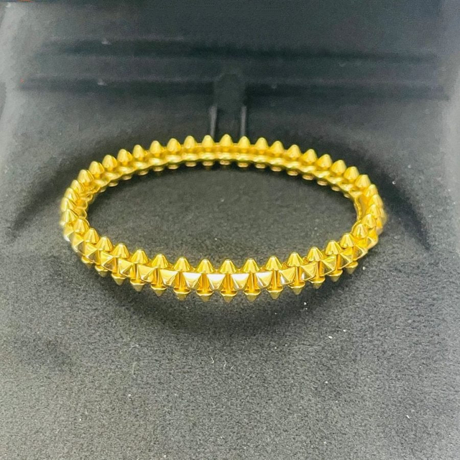 {
  "[Bling Jewelrys ]": "CLASH GOLD ARMBAND"
}