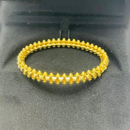 {
  "[Bling Jewelrys ]": "CLASH GOLD ARMBAND"
}