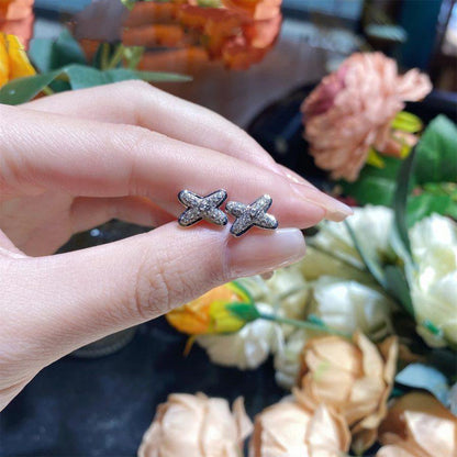 {
  "Bling Jewelrys": "ブリングジュエリー",
  "JEUX DE SILVER DIAMOND EARRINGS": "シルバーダイヤモンドピアス"
}