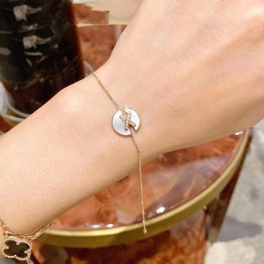{
  "Bling Jewelrys": "Bling Jewelrys",
  "JEUX DE BRACELET MOP PINK GOLD DIAMONDS": "ARMBAND-SET PERLMUTT ROSÉGOLD DIAMANTEN"
}