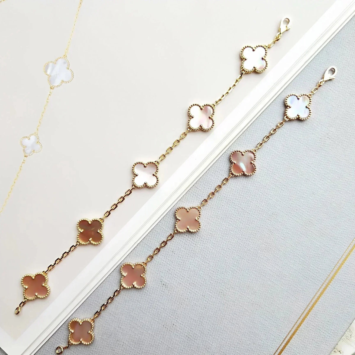 {
  "Bling Jewelrys": "ブリングジュエリー",
  "CLOVER 5 MOTIFS": "クローバー 5モチーフ",
  "PINK MOP BRACELET COLLECTION": "ピンクMOPブレスレットコレクション"
}