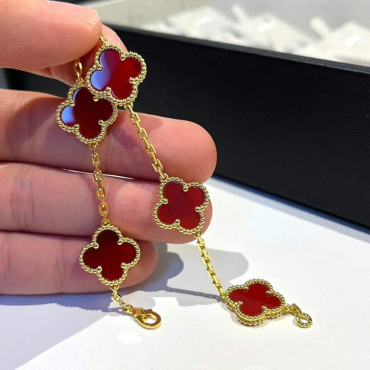 [Bling Jewelrys ] CLOVER 5 MOTIF RED CORNELIAN BRACELET COLLECTION