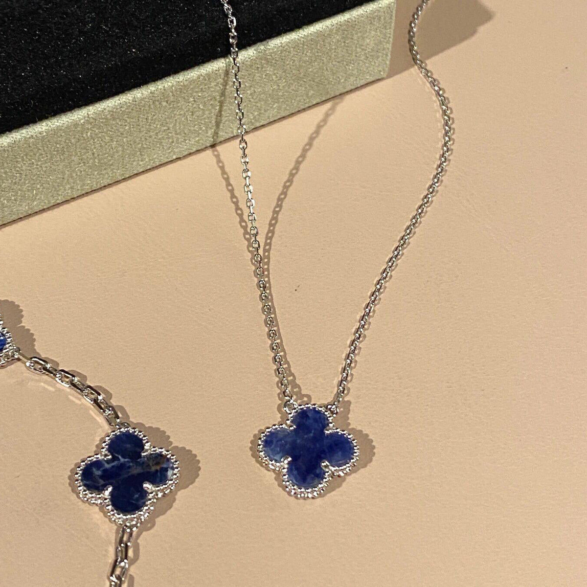 [Bling Jewelrys ]CLOVER 15MM PIETERSITE NECKLACE SILVER