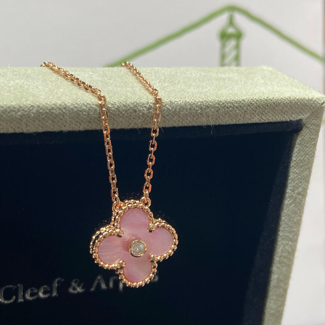 [Bling Jewelrys ]CLOVER 15MM DIAMOND PINK MOP NECKLACE