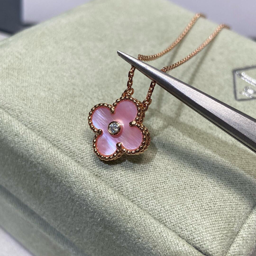 [Bling Jewelrys ]CLOVER 15MM DIAMOND PINK MOP NECKLACE
