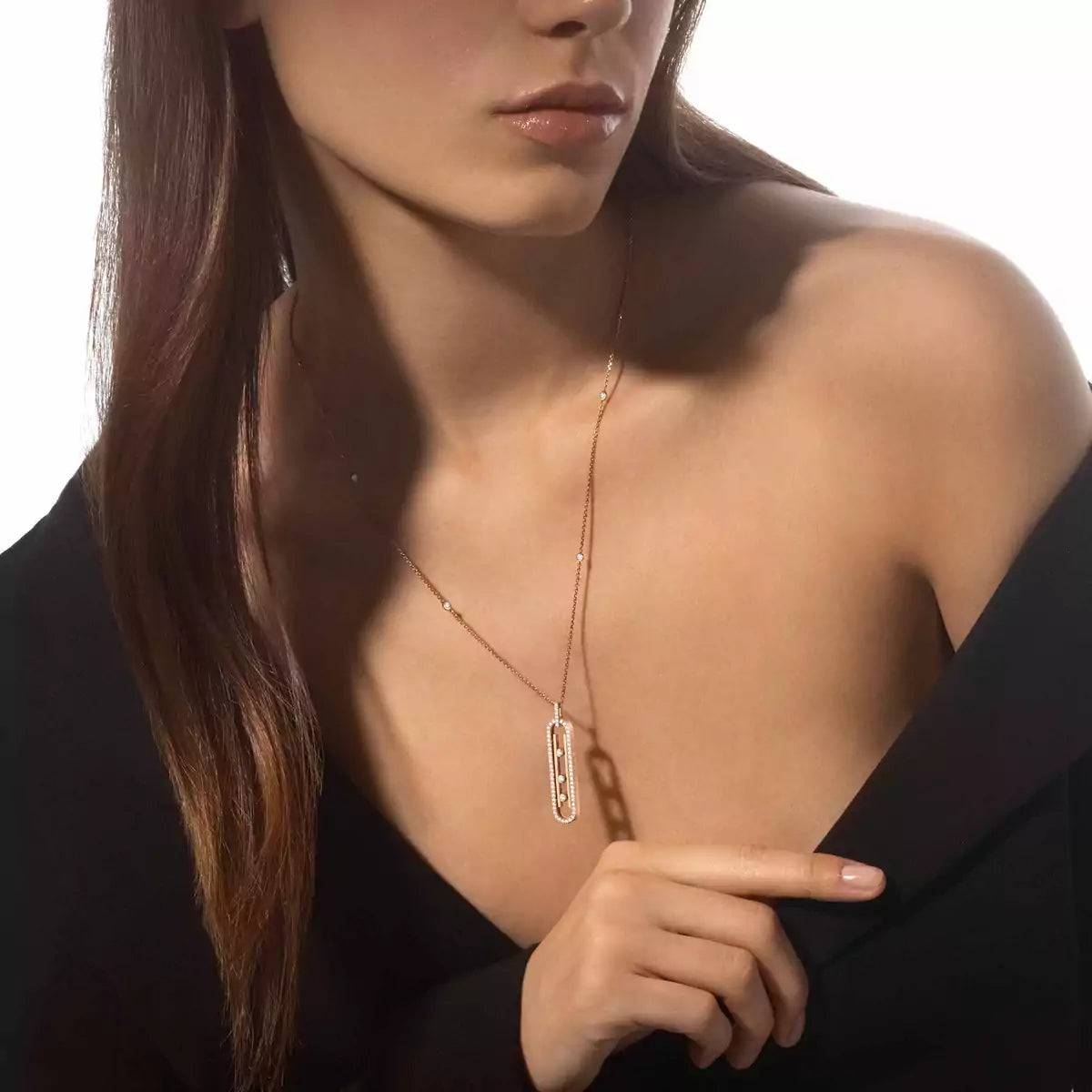 {
  "Bling Jewelrys": "Bling Jewelry",
  "Diamond Necklace Move 10Th": "Diamant-Halskette Move 10."
}