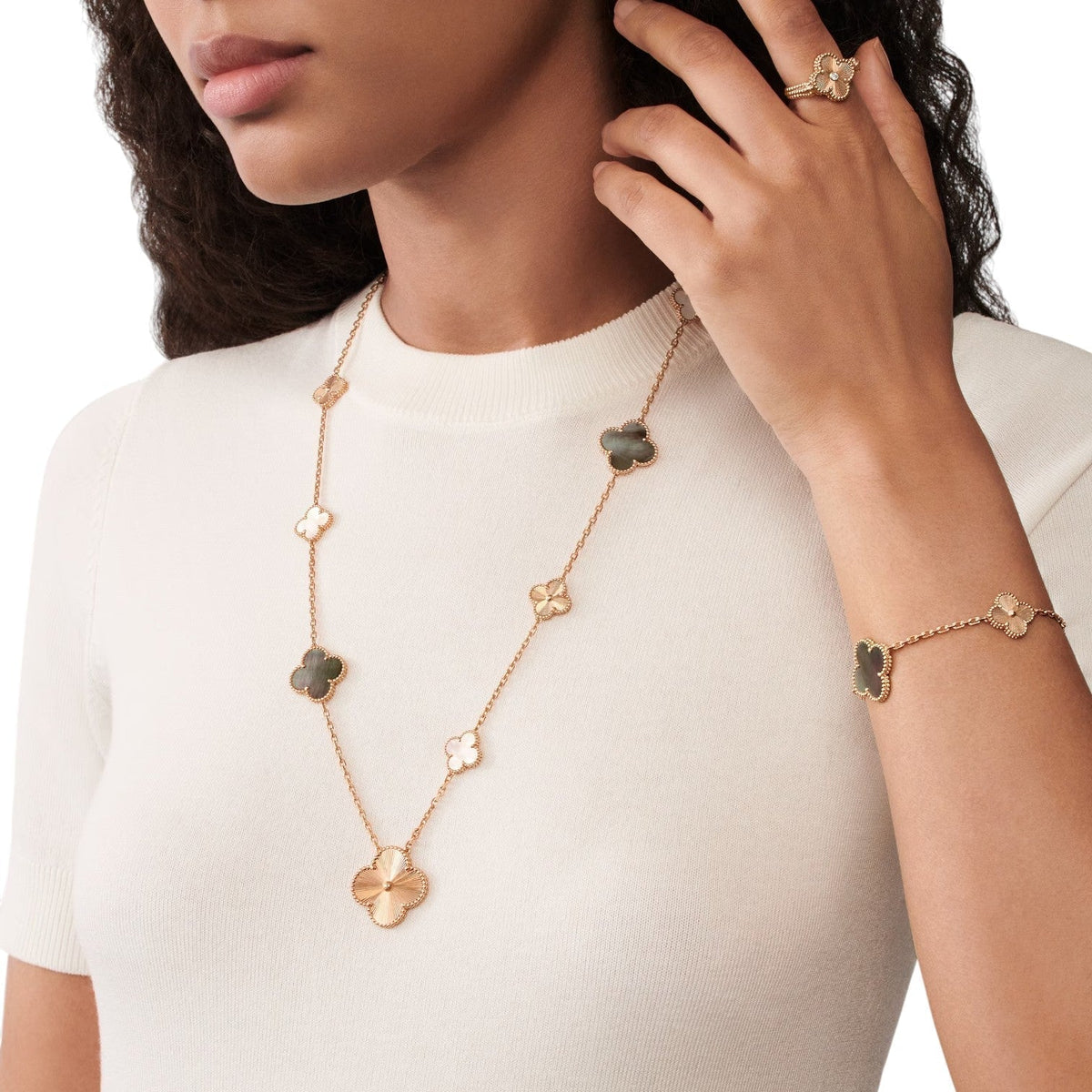 [Bling Jewelrys ]DETACHABLE CLOVER 15(11+4) FLOWER ROSE GOLD NECKLACE SET