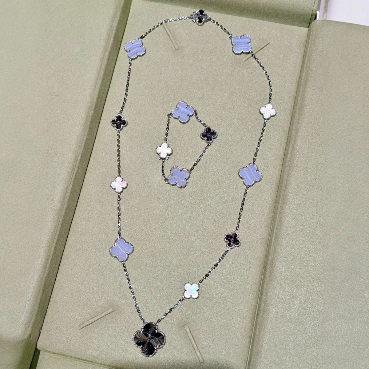 [Bling Jewelrys ]DETACHABLE CLOVER 15(11+4) FLOWER SILVER NECKLACE SET