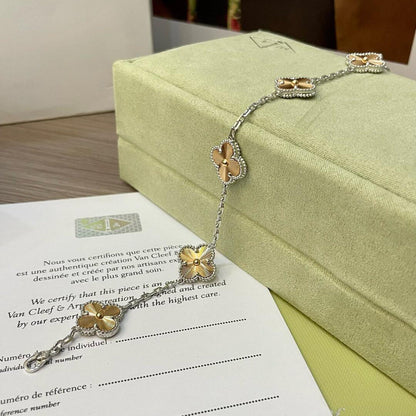 {
  "Bling Jewelrys": "ブリングジュエリー",
  "CLOVER 5 MOTIFS CHRISTMAS LIMITED EDITION BRACELET": "クローバー 5モチーフ クリスマス限定ブレスレット"
}
