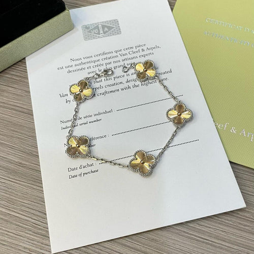 {
  "Bling Jewelrys": "ブリングジュエリー",
  "CLOVER 5 MOTIFS CHRISTMAS LIMITED EDITION BRACELET": "クローバー 5モチーフ クリスマス限定ブレスレット"
}