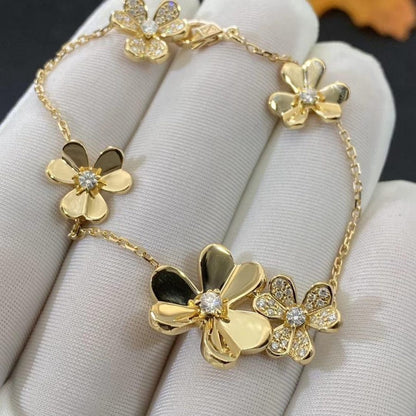 {
  "Bling Jewelrys ": "Bling Jewelrys ",
  "FRIVOLE GOLD 5 FLOWERS BRACELET": "FRIVOLE GOLD 5-BLÜTEN-ARMBAND"
}