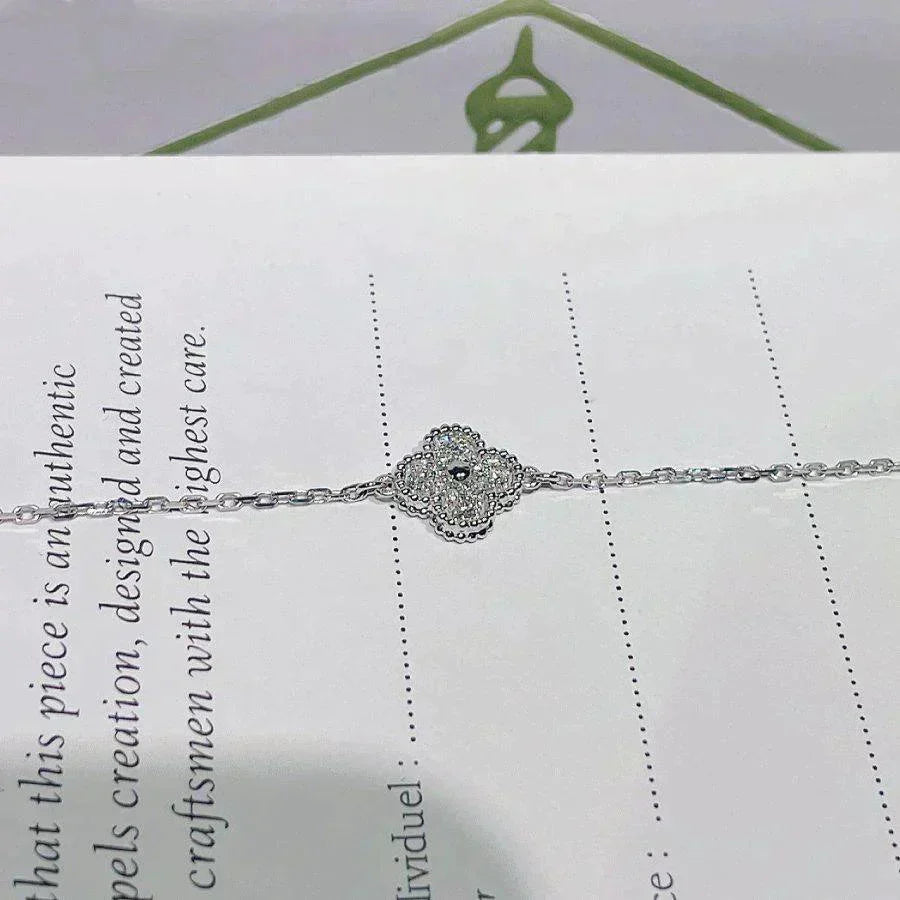 {
  "Bling Jewelrys": "ブリング・ジュエリー",
  "CLOVER  SINGLE FLOWER BRACELET SILVER": "クローバー シングルフラワー ブレスレット シルバー"
}
