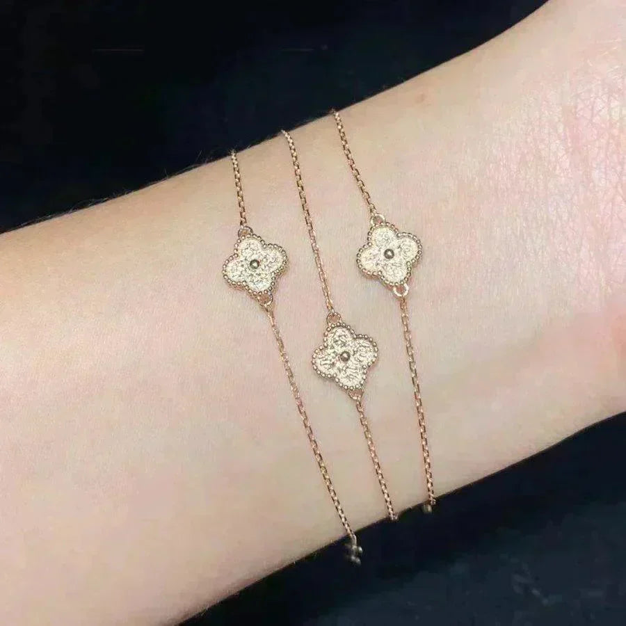 [Bling Jewelry] KLEEBATT-ARMBAND MIT EINZELNER BLÜTE