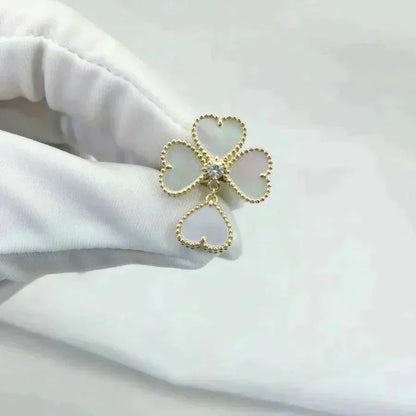 {
  "Bling Jewelrys": "Bling Jewelry",
  "SWEET CLOVER WHITE MOP RING": "SÜSSER KLEE RING MIT WEISSEM PERLMUTT"
}