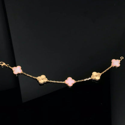{
  "Bling Jewelrys": "ブリングジュエリー",
  "CLOVER 5 MOTIFS": "クローバー 5モチーフ",
  "PINK MOP BRACELET COLLECTION": "ピンクMOPブレスレットコレクション"
}