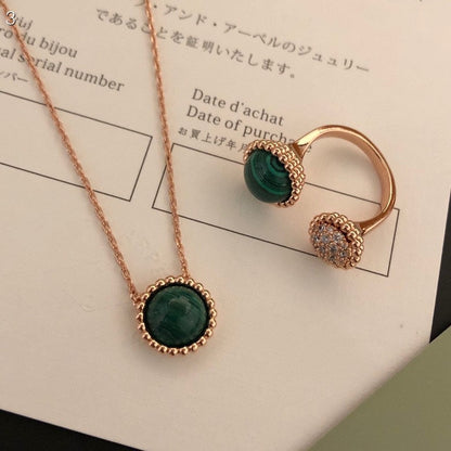 {
  "Bling Jewelrys": "ブリングジュエリー",
  "PERLEE COULEURS DIAMOND ROSE GOLD BETWEEN THE FINGER RING": "ペルレ クルール ダイヤモンド ローズゴールド ビトウィーン・ザ・フィンガー リング"
}
