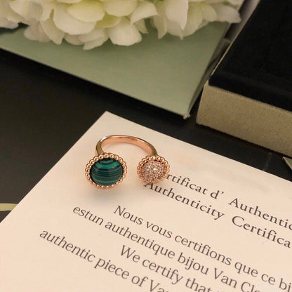 {
  "Bling Jewelrys": "ブリングジュエリー",
  "PERLEE COULEURS DIAMOND ROSE GOLD BETWEEN THE FINGER RING": "ペルレ クルール ダイヤモンド ローズゴールド ビトウィーン・ザ・フィンガー リング"
}
