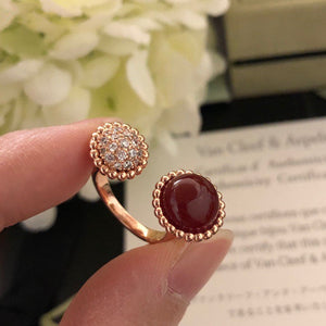 {
  "Bling Jewelrys": "ブリングジュエリー",
  "PERLEE COULEURS DIAMOND ROSE GOLD BETWEEN THE FINGER RING": "ペルレ クルール ダイヤモンド ローズゴールド ビトウィーン・ザ・フィンガー リング"
}