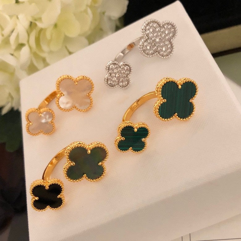 [Bling Jewelrys ]CLOVER BETWEEN THE FINGER RING