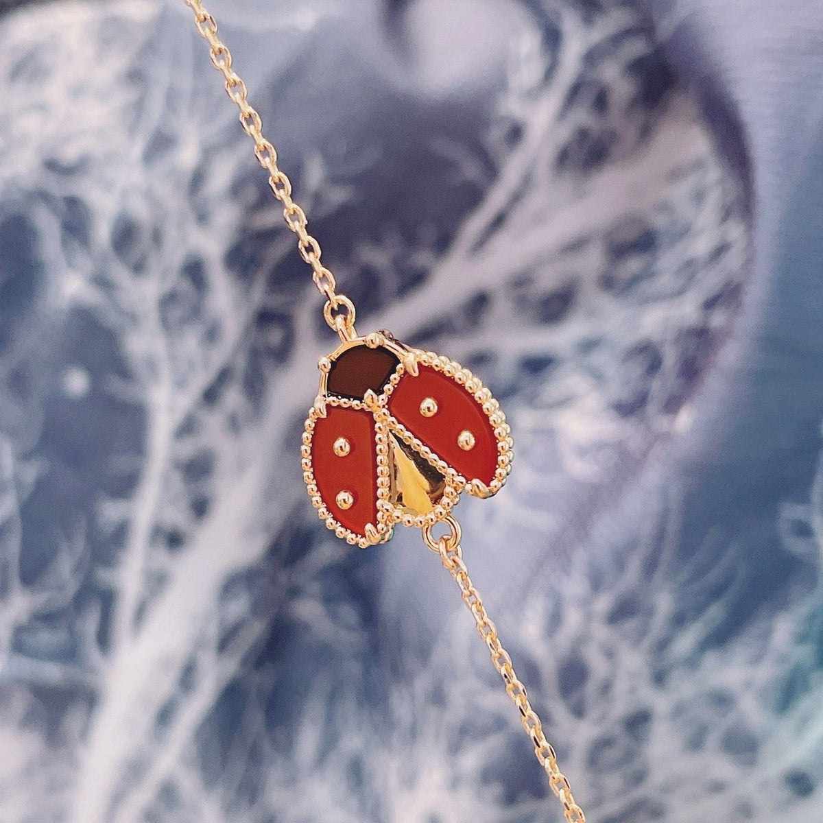 {
  "Bling Jewelrys": "[Bling Jewelrys ]LUCKY SPRING 1 MOTIF ARMBAND IN ROSÉGOLD"
}