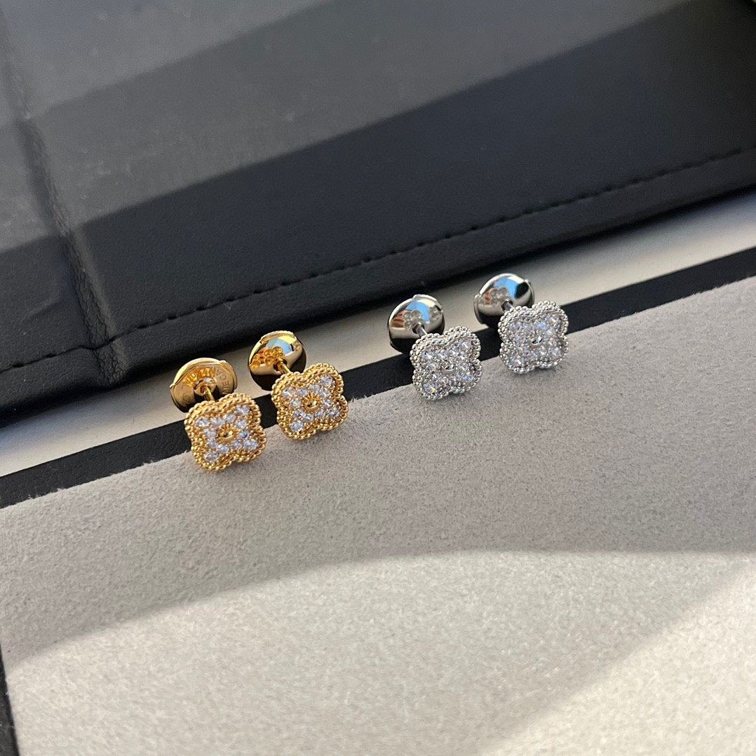 [Bling Jewelrys ]CLOVER MINI DIAMOND STUD EARRINGS